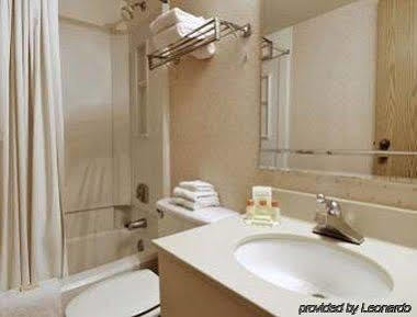 Monte Carlo Inn Хьюстон Экстерьер фото